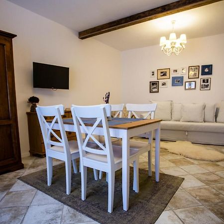 Mikulov Apartmany Magistr Buitenkant foto