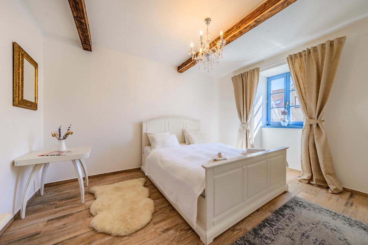 Mikulov Apartmany Magistr Buitenkant foto