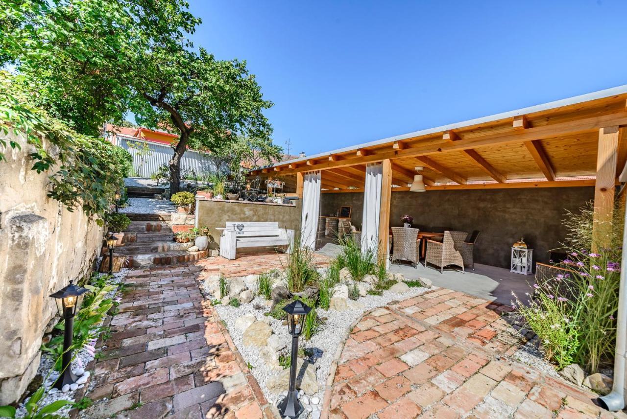 Mikulov Apartmany Magistr Buitenkant foto