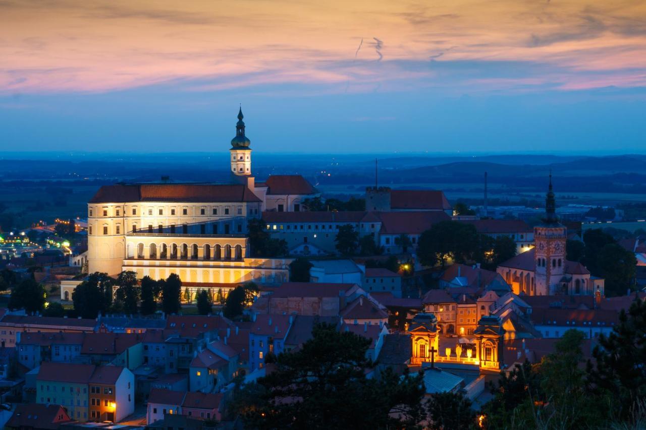 Mikulov Apartmany Magistr Buitenkant foto