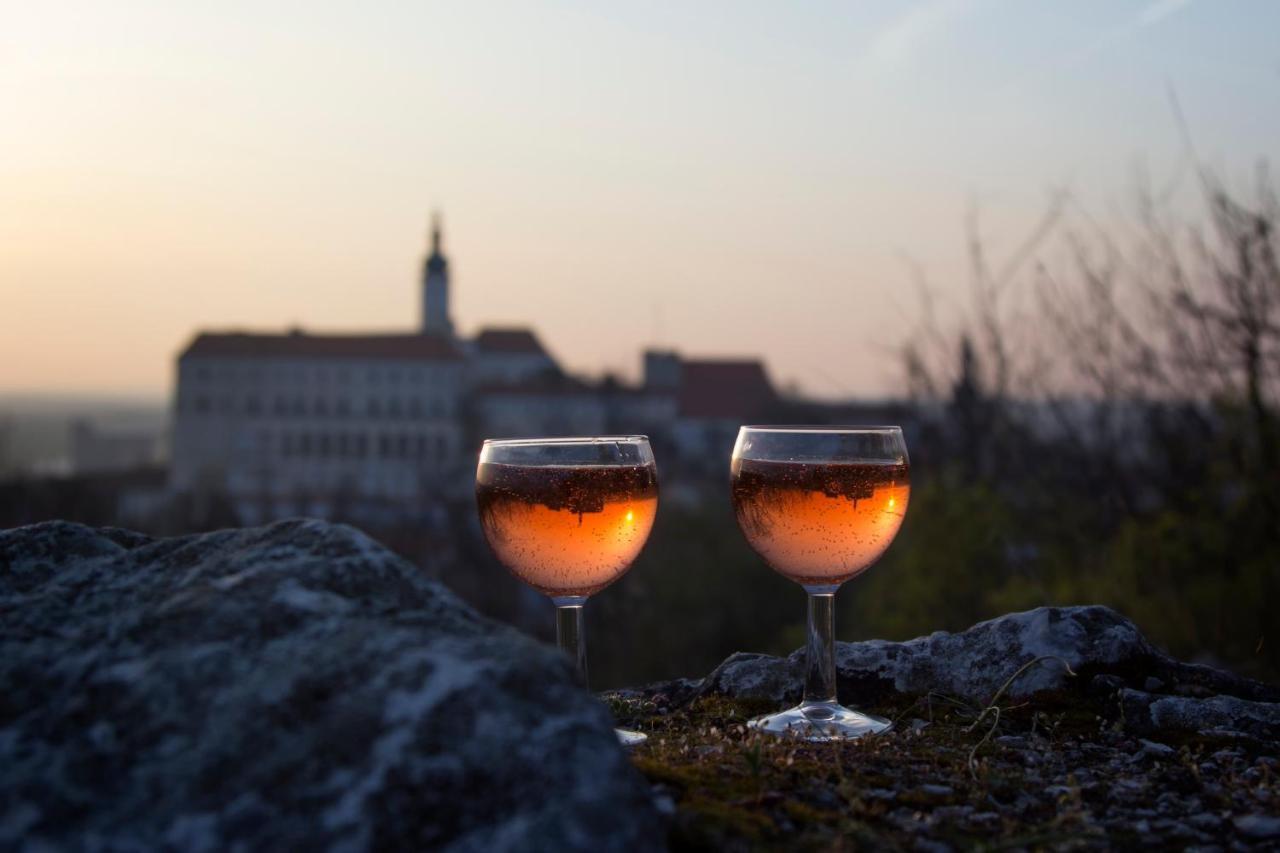 Mikulov Apartmany Magistr Buitenkant foto