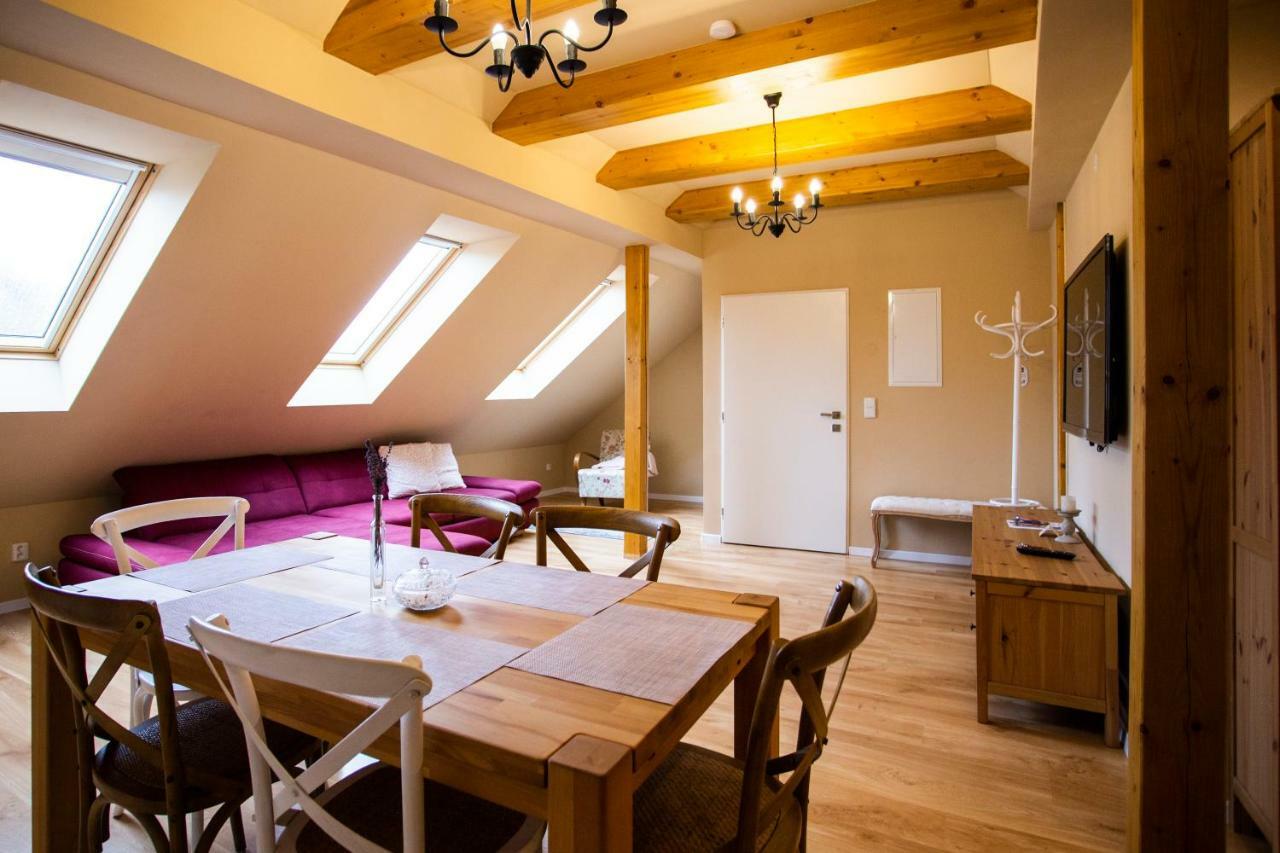 Mikulov Apartmany Magistr Buitenkant foto